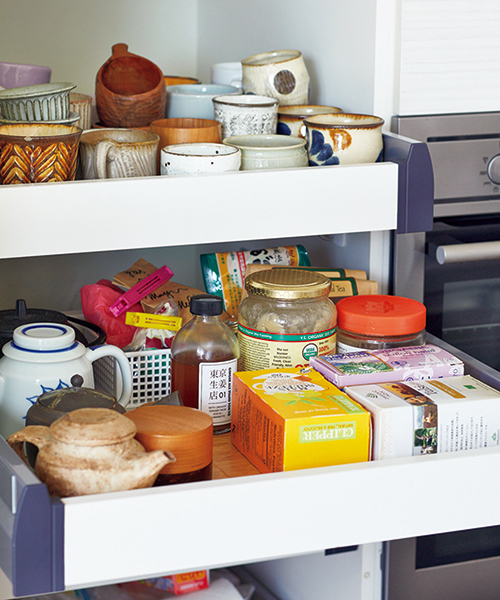 かさばる食器もすっきり収納！ きれいに片付いたキッチン・食器棚を目指す