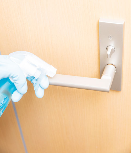 トイレやキッチンの掃除を怠ると食中毒に⁉ 湿度の高い季節の掃除方法