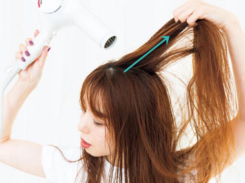 髪のうねりの原因 解消方法とは 乾かし方のコツ スタイリング剤選び Fashion Box