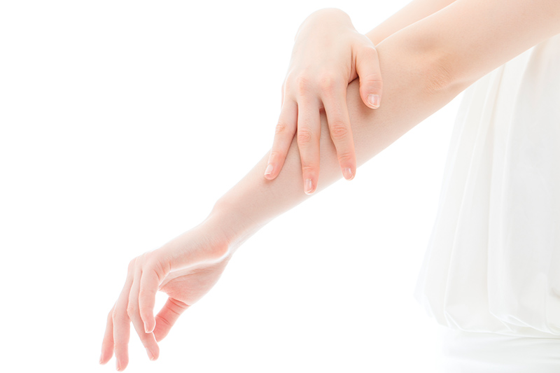 【医師監修】肌が乾燥している人は免疫力も落ちている!? 肌の乾燥を招くNG習慣に要注意！