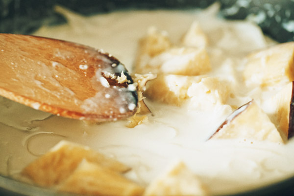 【料理家SHIORIレシピ】さつまいもと秋鮭のグラタン＆さつまいもフライドポテト