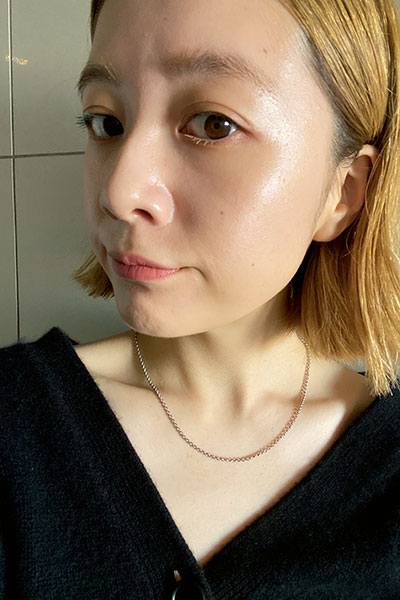 PR・へアメイク小島紗希がマスクメイクを披露｜まつ毛のWカラーがポイント？［SPRiNG公式インスタグラマー］