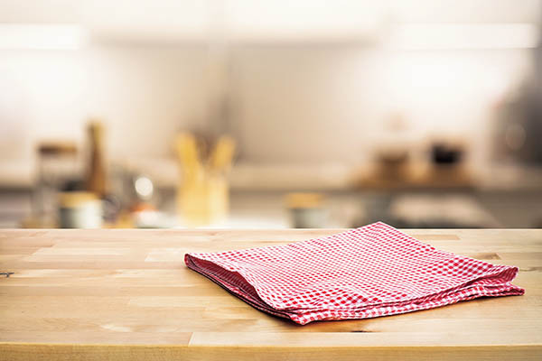 台所の床は菌とダニの温床！ 食品が触れる調理台周りのお掃除テクニック