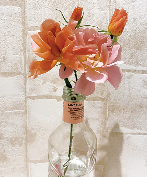 高橋愛の花とインテリア｜花を買うときは2～3本♡ 少しずつ花瓶に飾るのが好き！