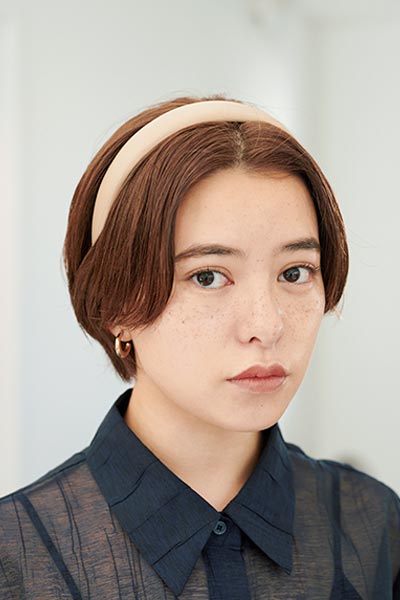 ショートヘア×カチューシャの3ステップヘアアレンジ【表参道の美容師直伝】