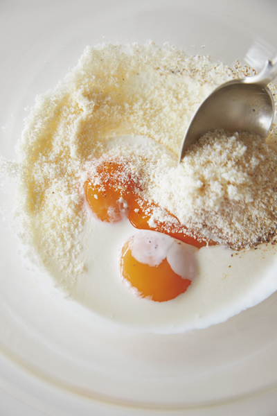 ［レシピ］火加減が重要なカルボナーラ。失敗しない卵ソース作りのコツとは？