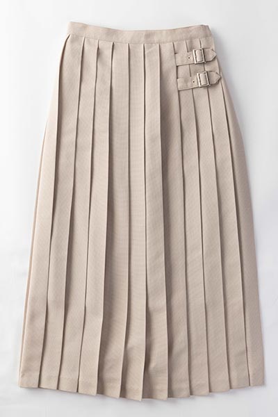 恥ずかしがり屋のスカート／¥9,900（BEFTEY）