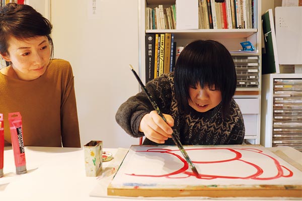 軽井沢のアトリエ「ラッタ ラッタル」で障がい者がアートでものづくり！ 雑貨などプロダクトにも注目
