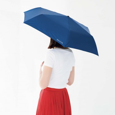 ÉDIFICE[エディフィス] 雨も紫外線も防ぐ！ 日傘としても使える折りたたみ傘／『MonoMaster』2021年7月号