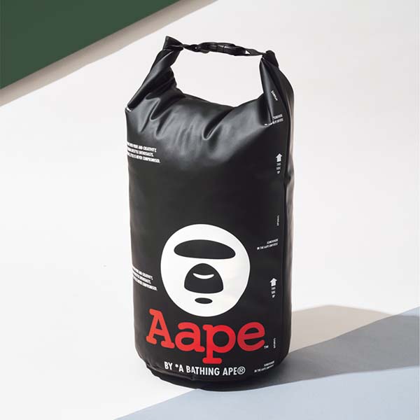 Aape BY *A BATHING APE（R）［エーエイプ バイ ア ベイシング エイプ］防水収納バッグ／『smart』2021年10月号増刊付録