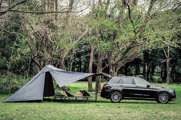 キャンプで映えるおしゃれなカーサイドタープとアウトドア向けの4WD SUVを厳選！［トヨタ・ジープ ほか］