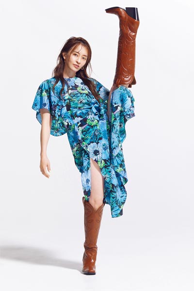 元体操選手・田中理恵がステラ マッカートニーのドレスで美しい開脚を披露！ 「年齢の変化もポジティブに受け入れたい」インタビュー